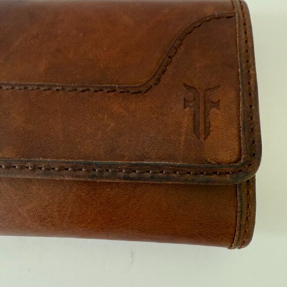 FRYE Melissa Brown Leather Trifold Wallet With Multiple Card Slots & Zipper Pock - Picture 2 of 6